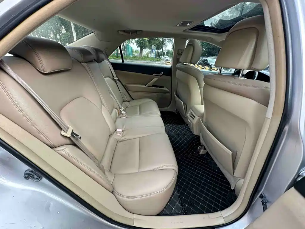 Toyota Reiz — миниатюра 17