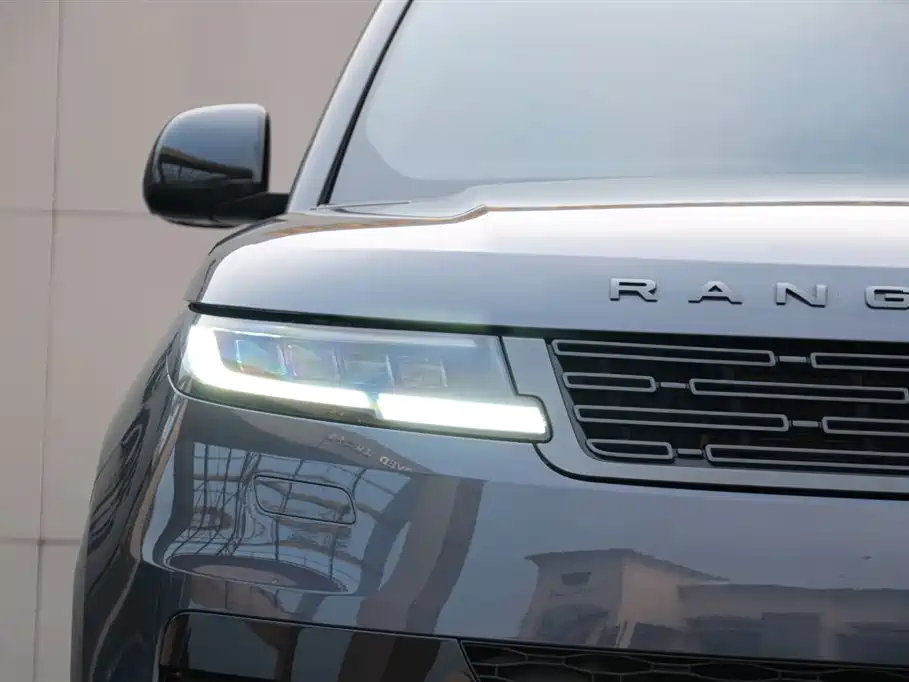 Land Rover Range Rover Sport 2023 — фото 13