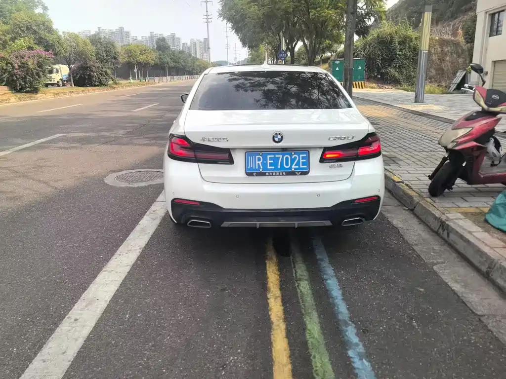 BMW 5 Series — миниатюра 4