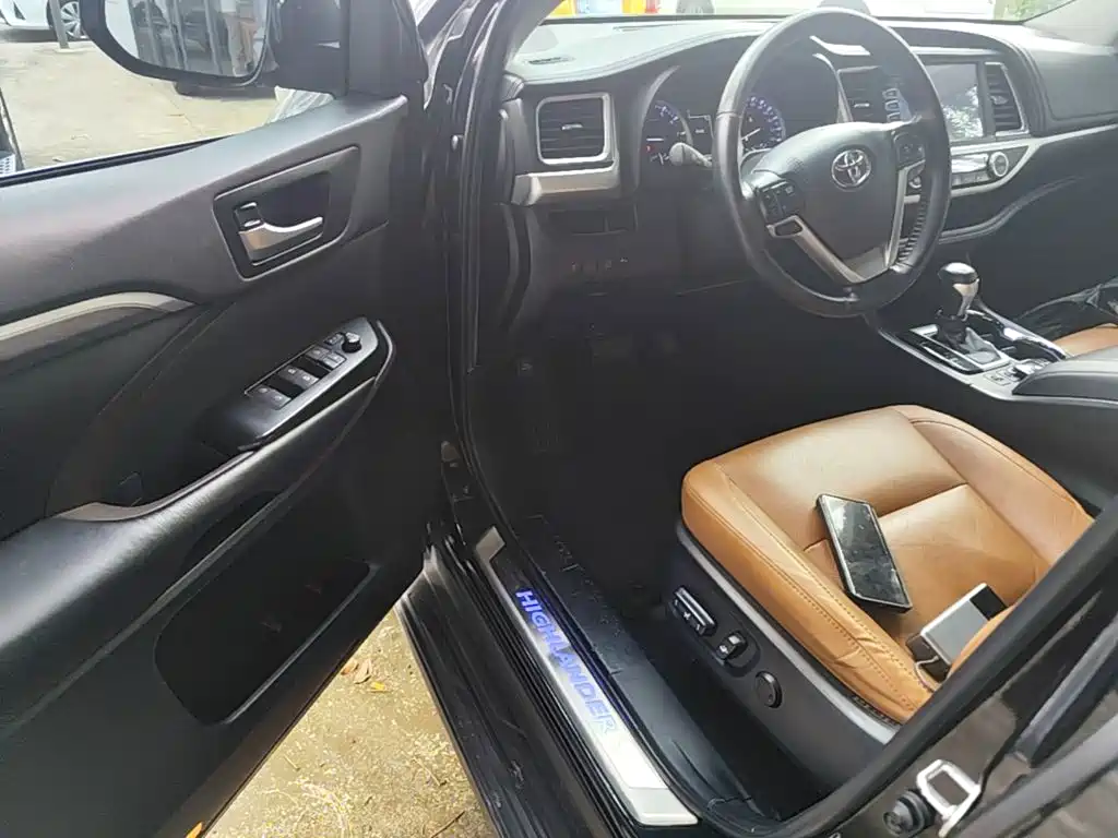 Toyota Highlander — миниатюра 16