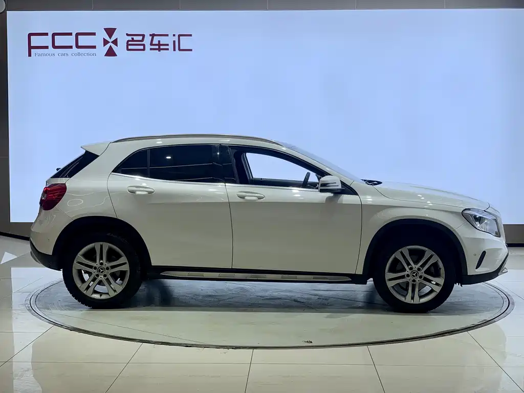 Mercedes-Benz GLA 2016 GLA 200 Fashion