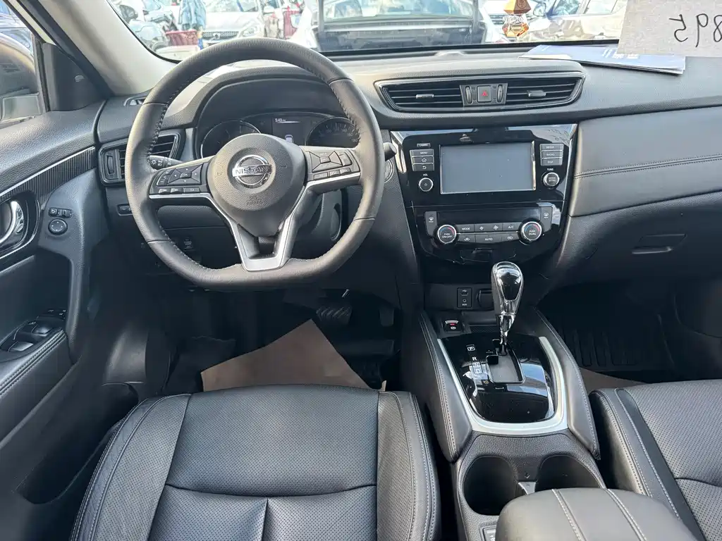 Nissan X-Trail — миниатюра 10