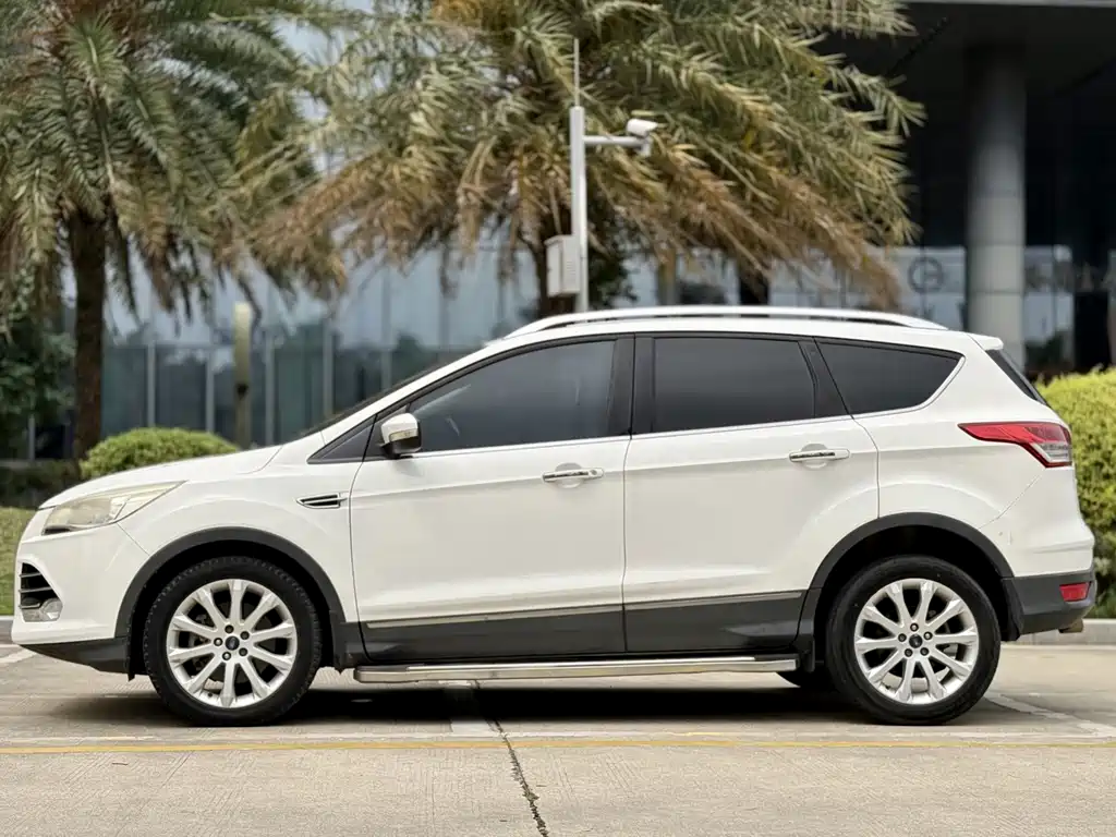 Ford Kuga — миниатюра 12