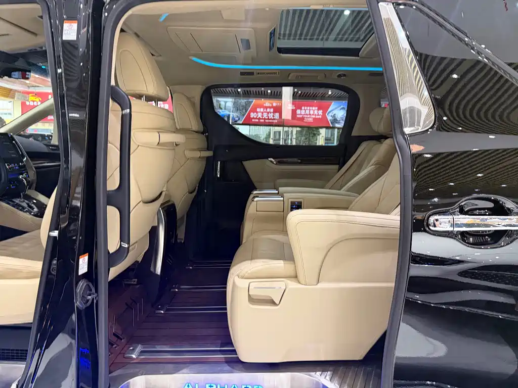 Toyota Alphard — фотографии объявления, Фото 13