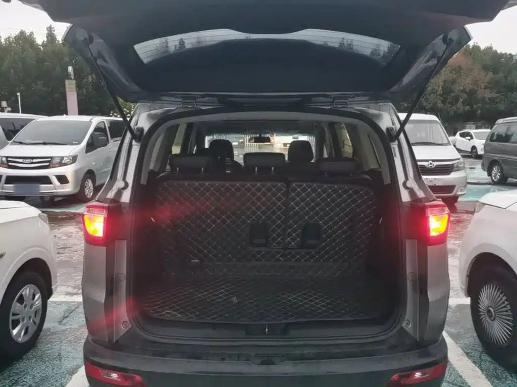 Wuling Hongguang S3 — миниатюра 19