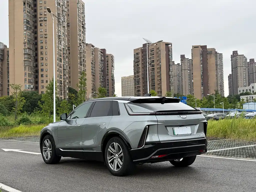 Cadillac Lyriq — миниатюра 11