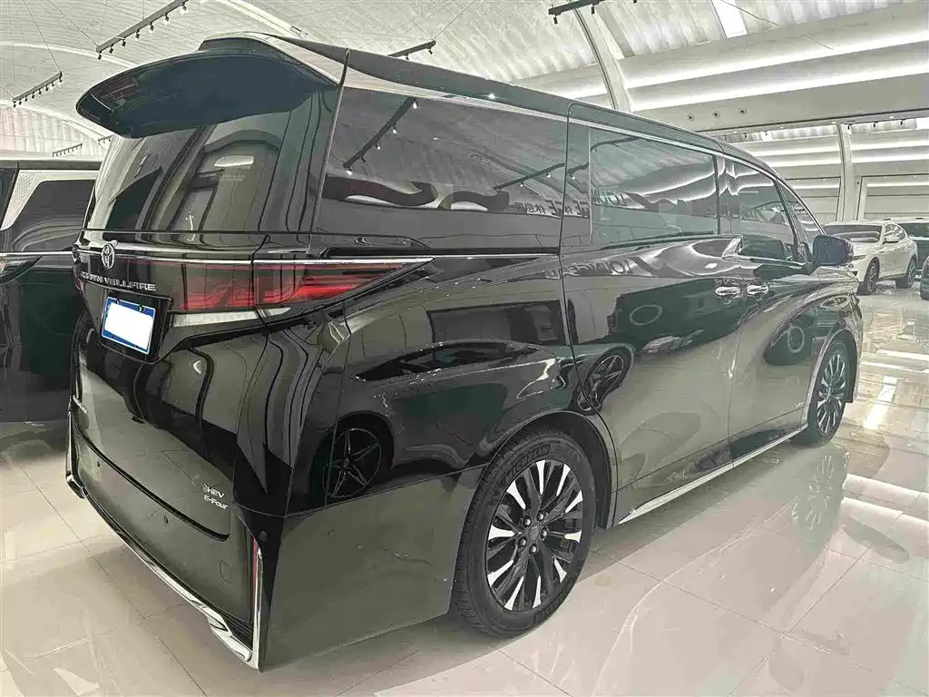 Toyota Vellfire — миниатюра 17