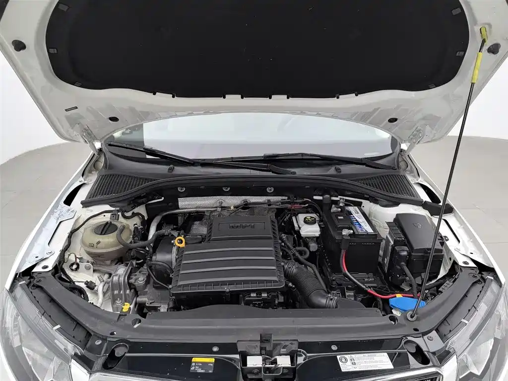 Skoda Octavia 2015 1.6L AT