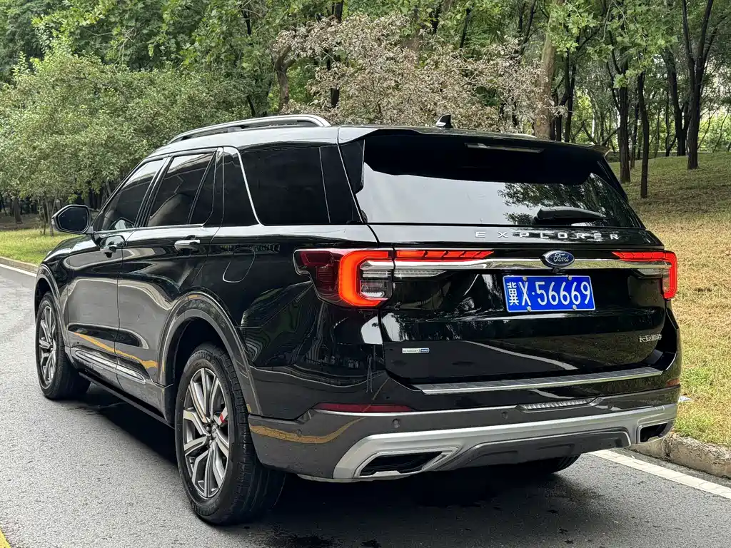 Ford Explorer — миниатюра 6