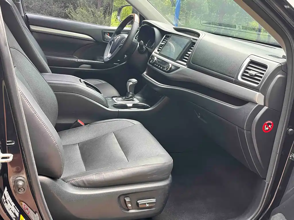 Toyota Highlander — миниатюра 24