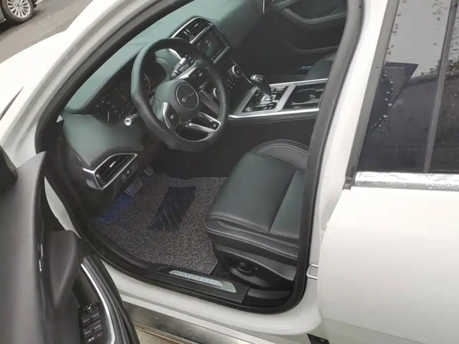 Jaguar XEL — миниатюра 9