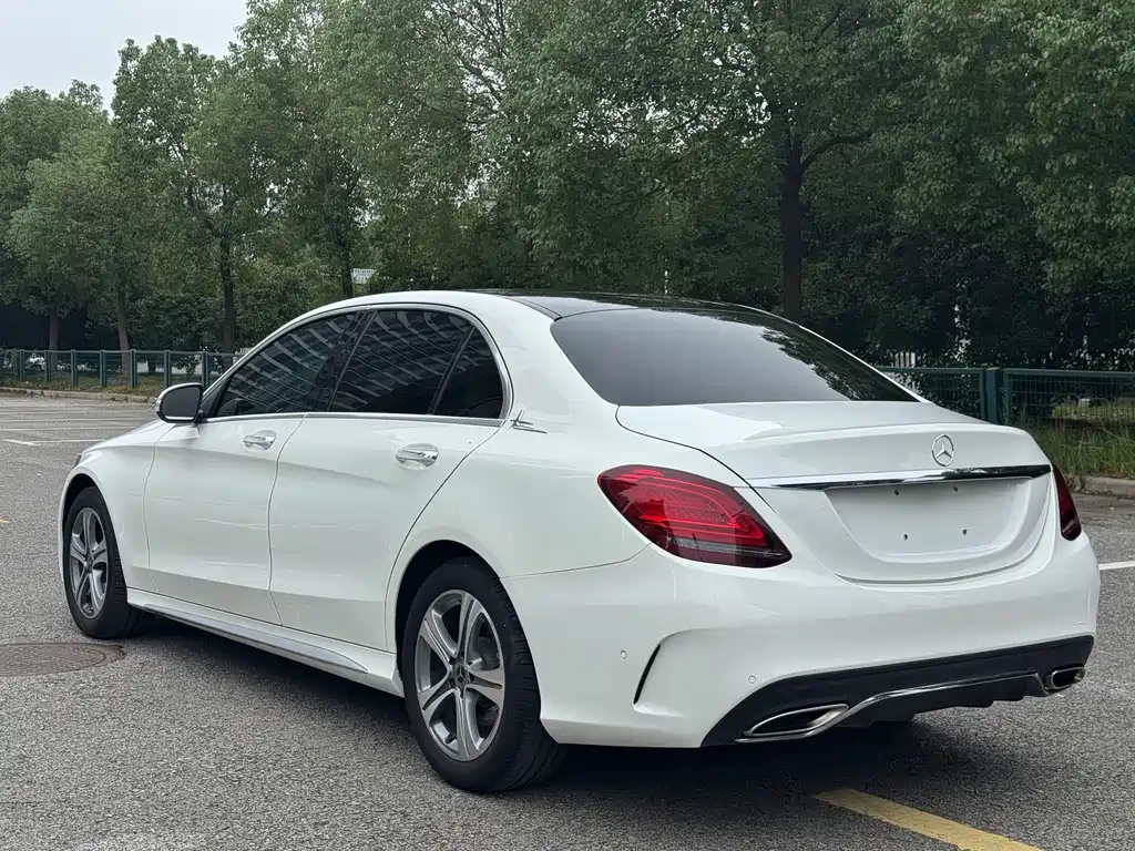 Mercedes-Benz C-Class — миниатюра 6