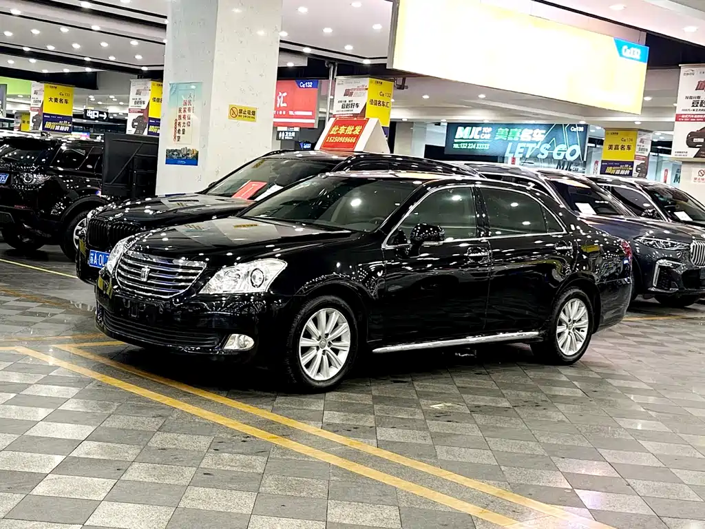 Toyota Crown 2011