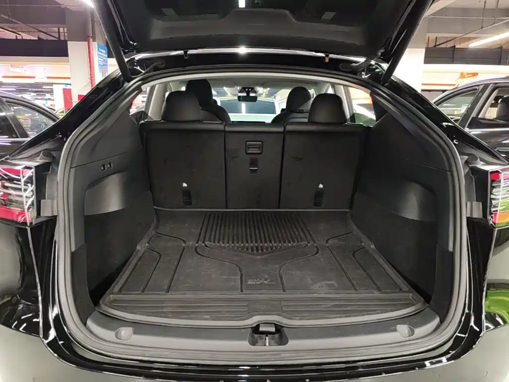 Tesla Model Y — миниатюра 19
