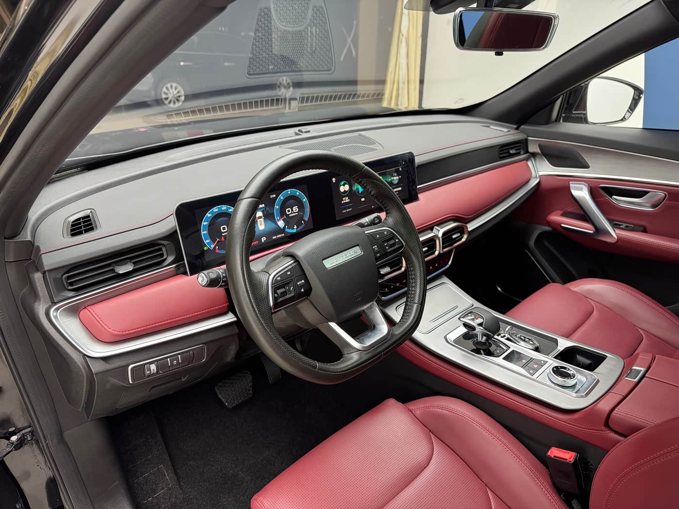 Jetour Jetour X70 PLUS 1.5 л 2023 г. Чёрный, пробег 42000 км
