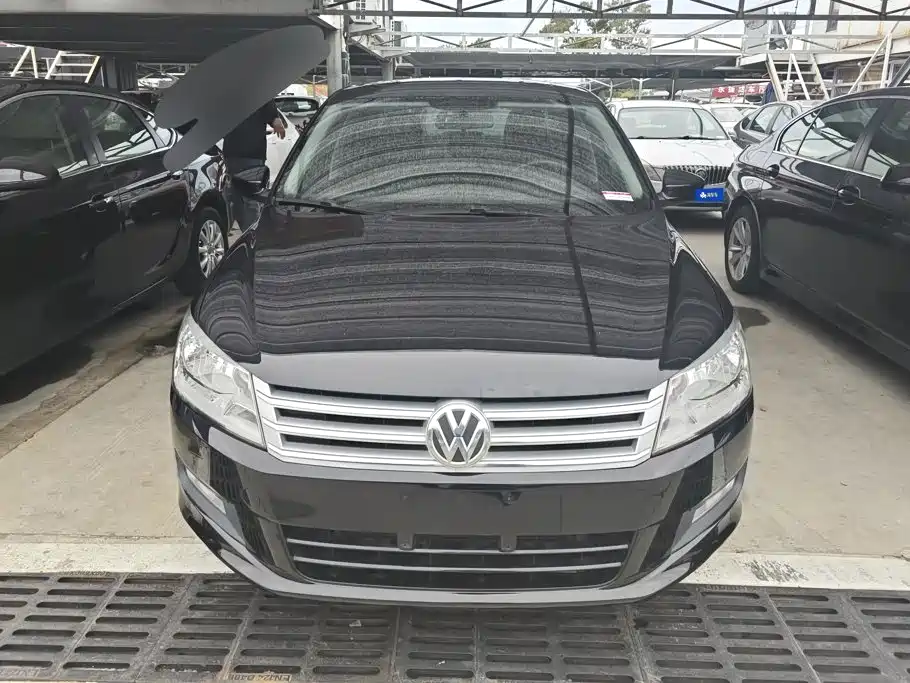 Volkswagen Santana — миниатюра 2