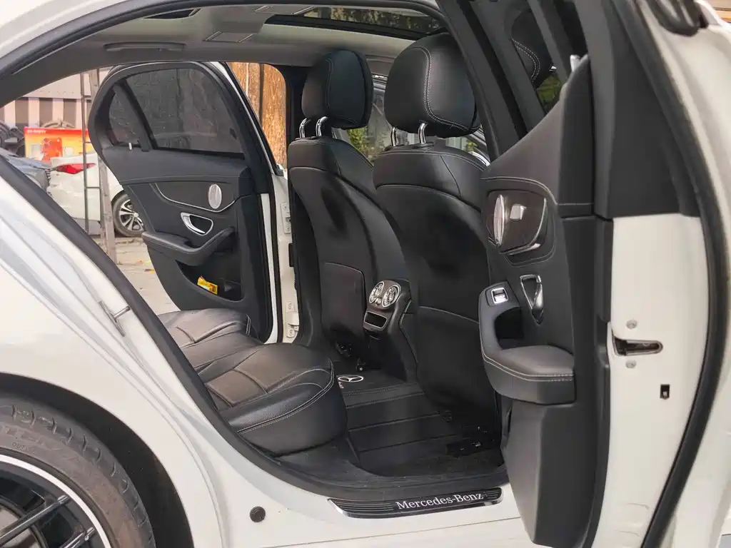 Mercedes-Benz C-Class — миниатюра 10