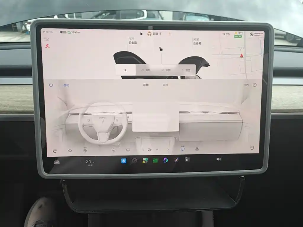 Tesla Model Y — миниатюра 13