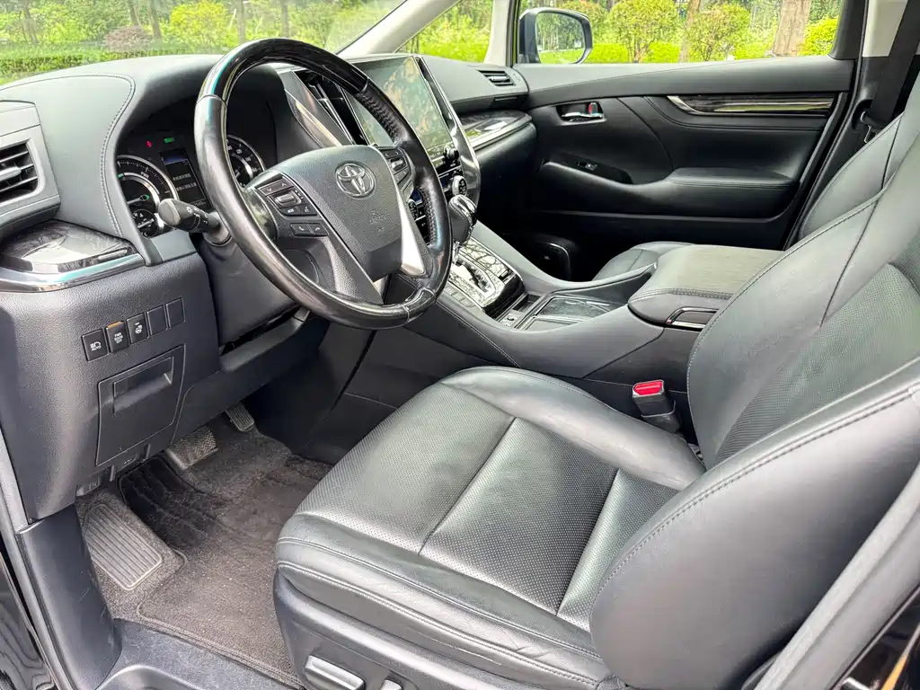 Toyota Vellfire — миниатюра 16