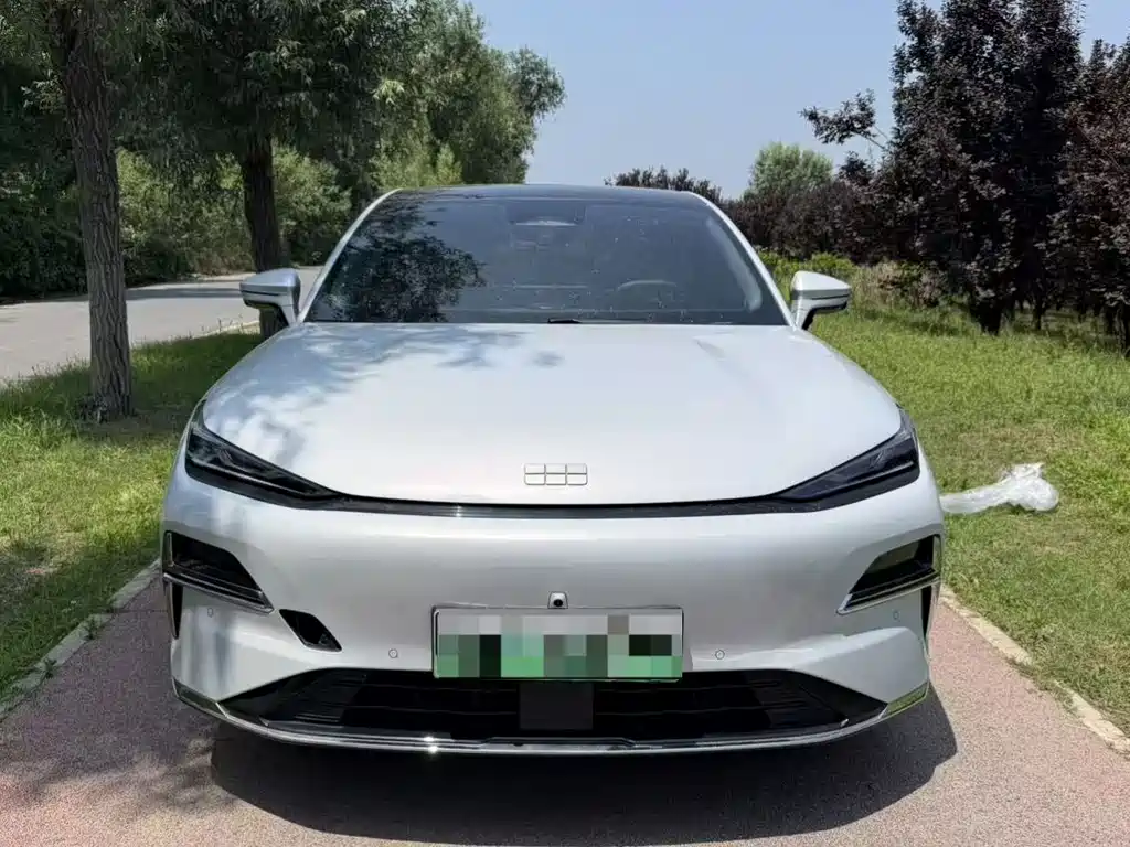 Geely Galaxy Galaxy 8 8 2025 130km EM-i Luxury
