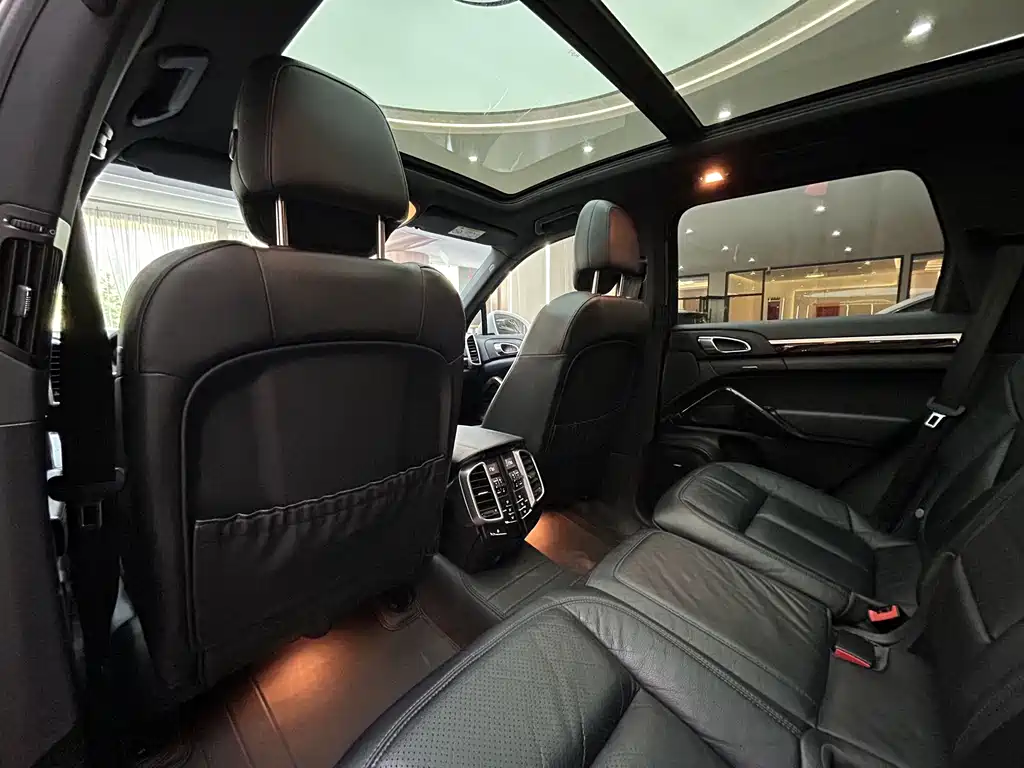 Porsche Cayenne — миниатюра 14
