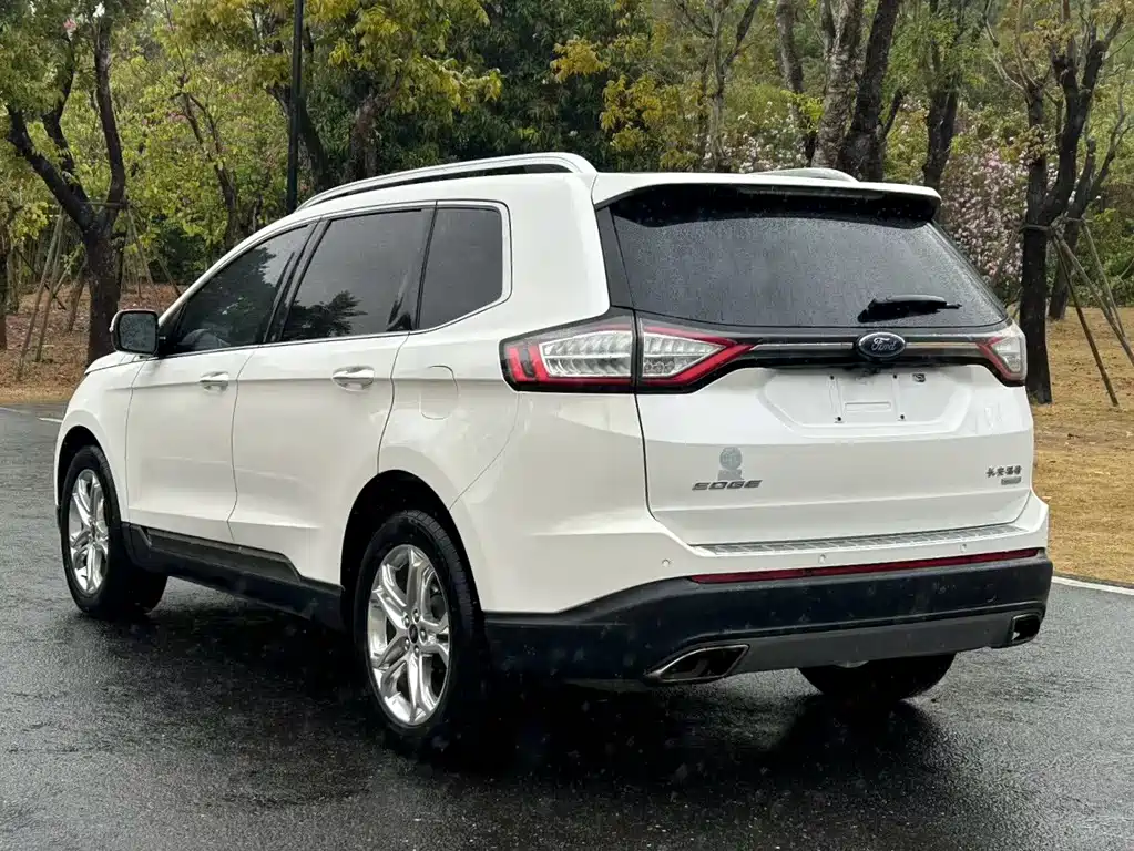 Ford Edge — миниатюра 7