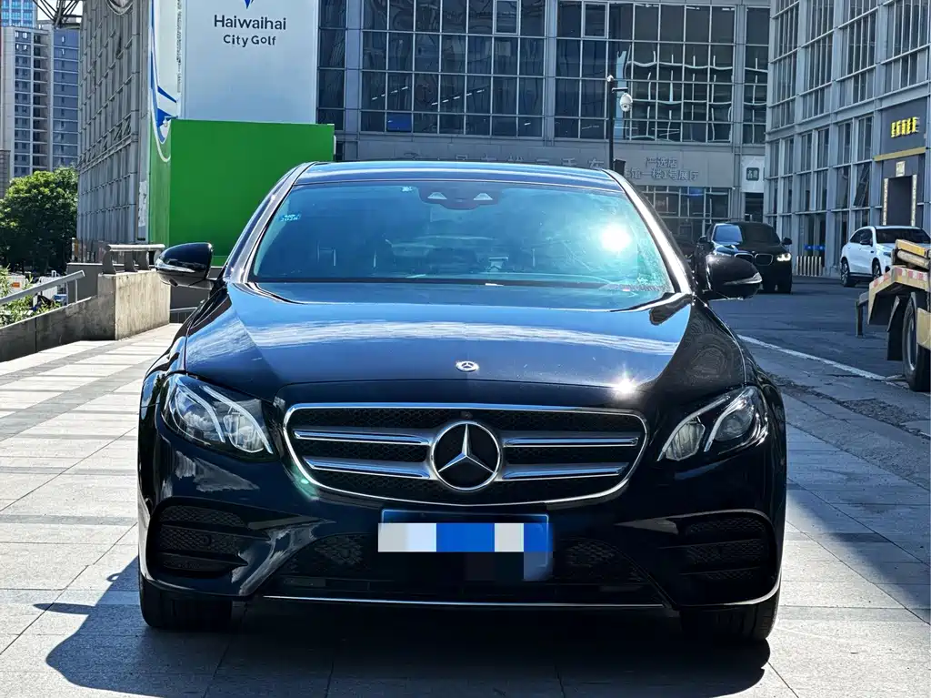 Mercedes-Benz E-Class — миниатюра 2