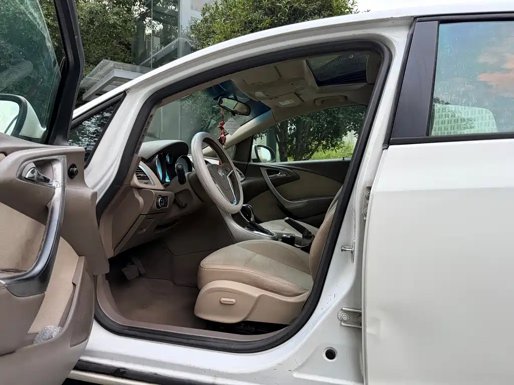 Buick Excelle — миниатюра 6