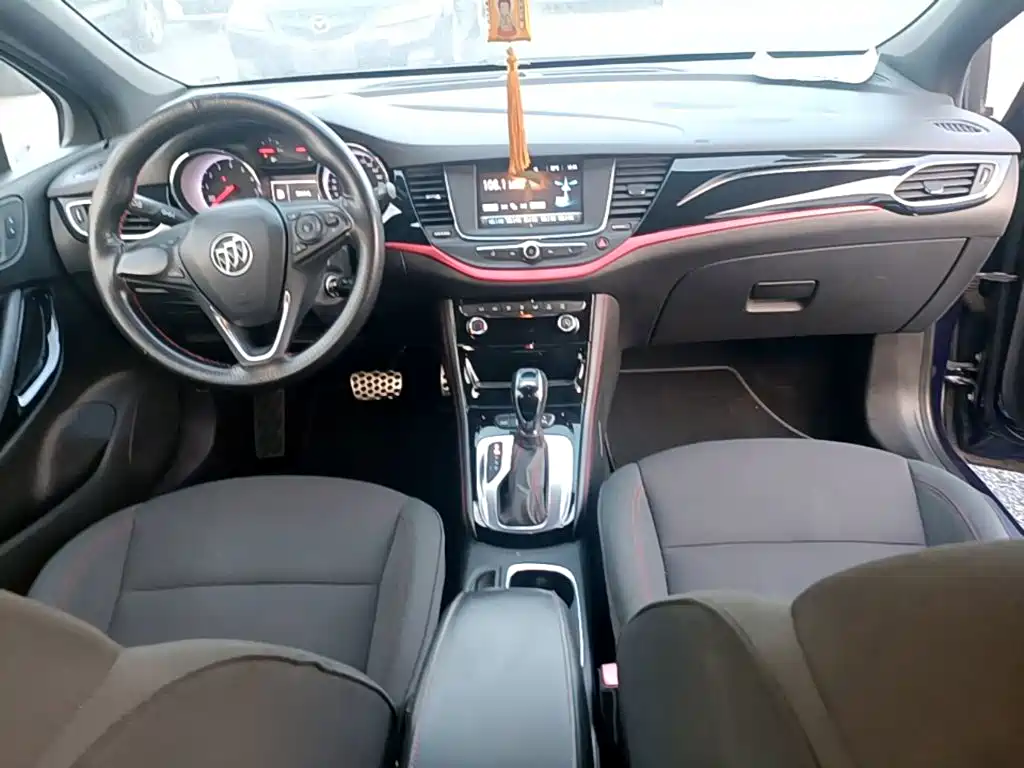 Buick Verano — миниатюра 10