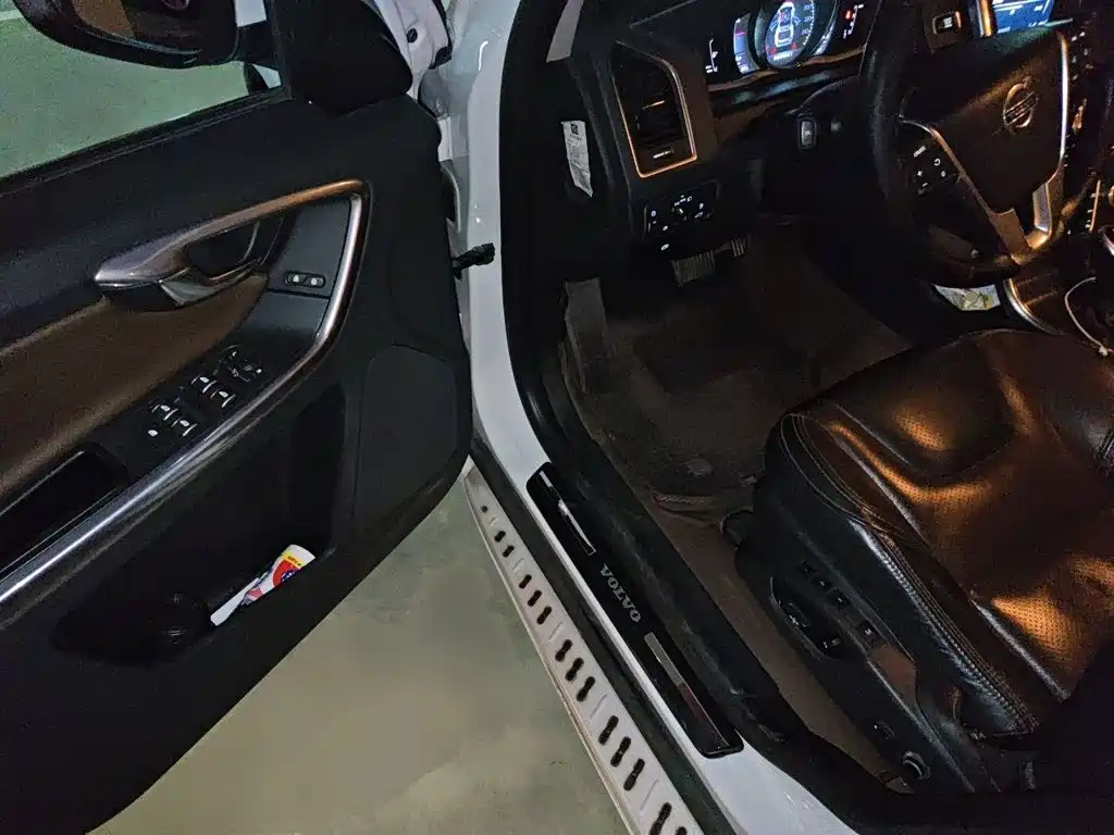Volvo XC60 — миниатюра 12