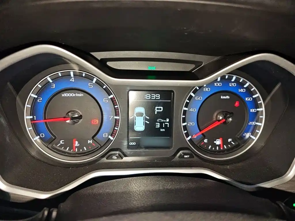 Geely Vision X3 — миниатюра 4