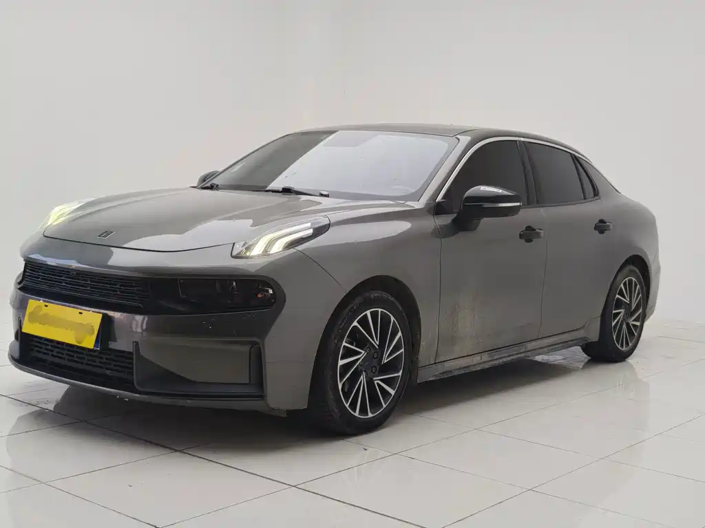 Lynk & Co 03