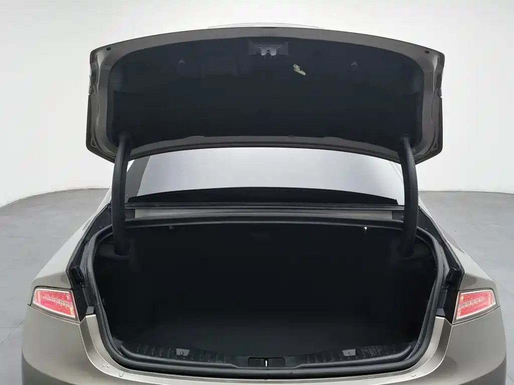 Lincoln MKZ — миниатюра 16