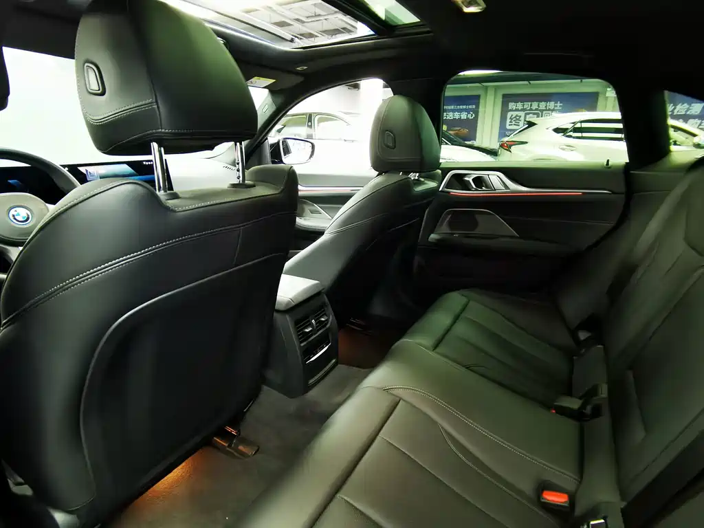 BMW i4 — миниатюра 16