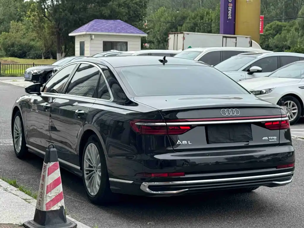 Audi A8 2023 A8L 45 TFSI quattro Luxury