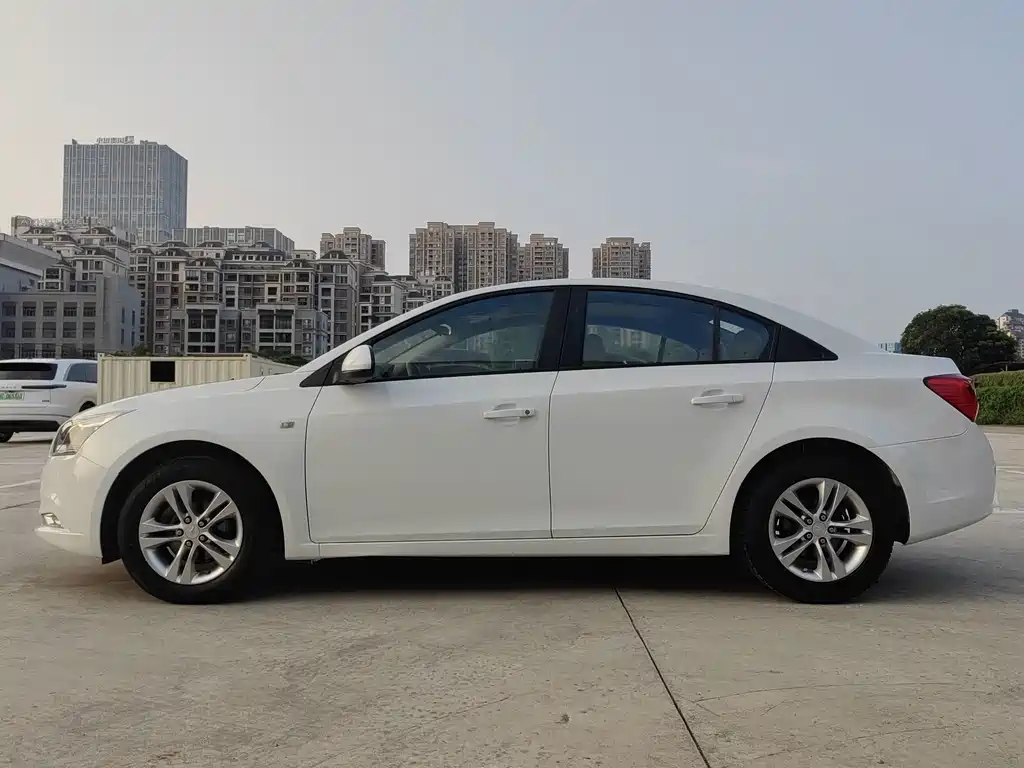 Chevrolet Cruze — миниатюра 7
