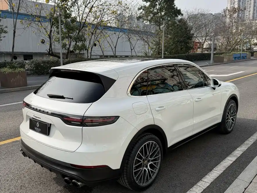PORSCHE CAYENNE