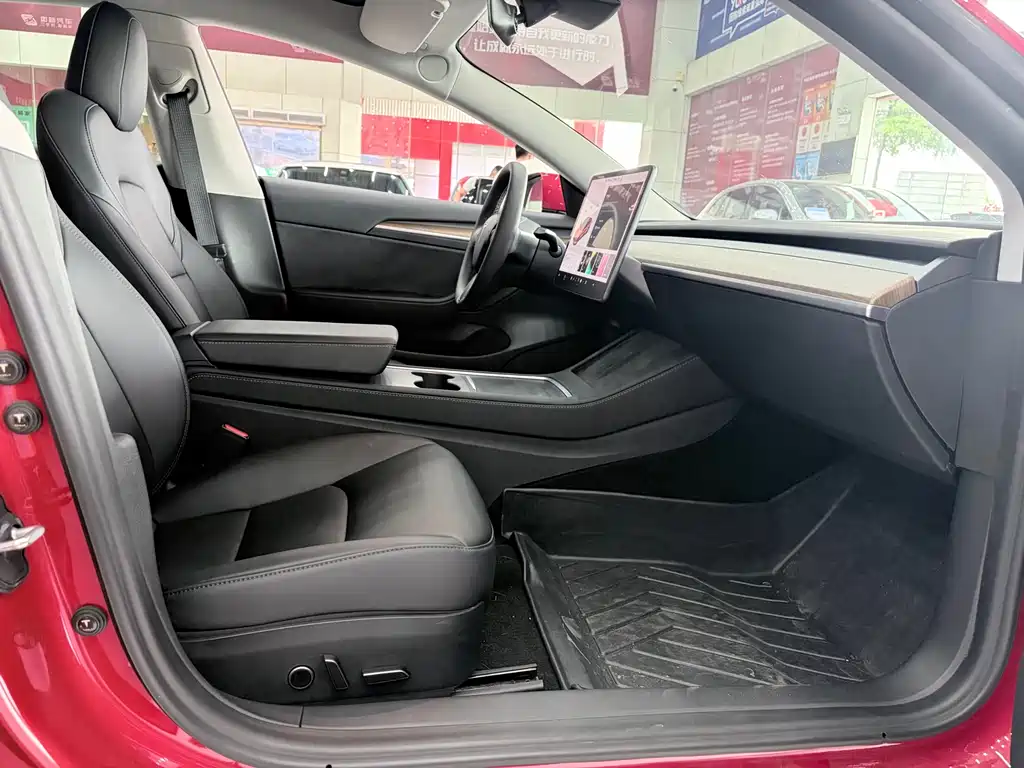 Tesla Model 3 — фотографии объявления, Фото 16