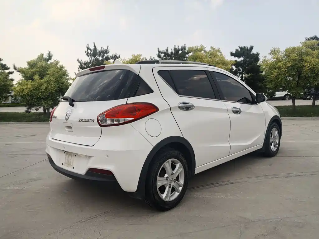 Baojun 310 2016 1.2L MT Luxury