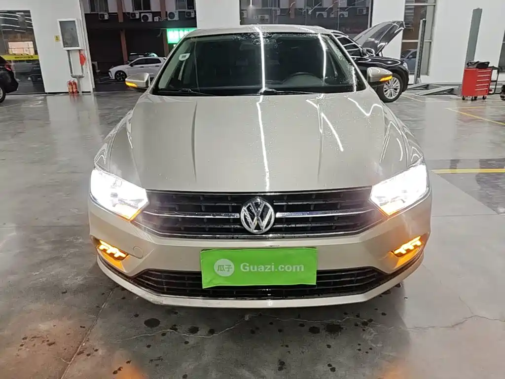 Volkswagen Bora — миниатюра 3