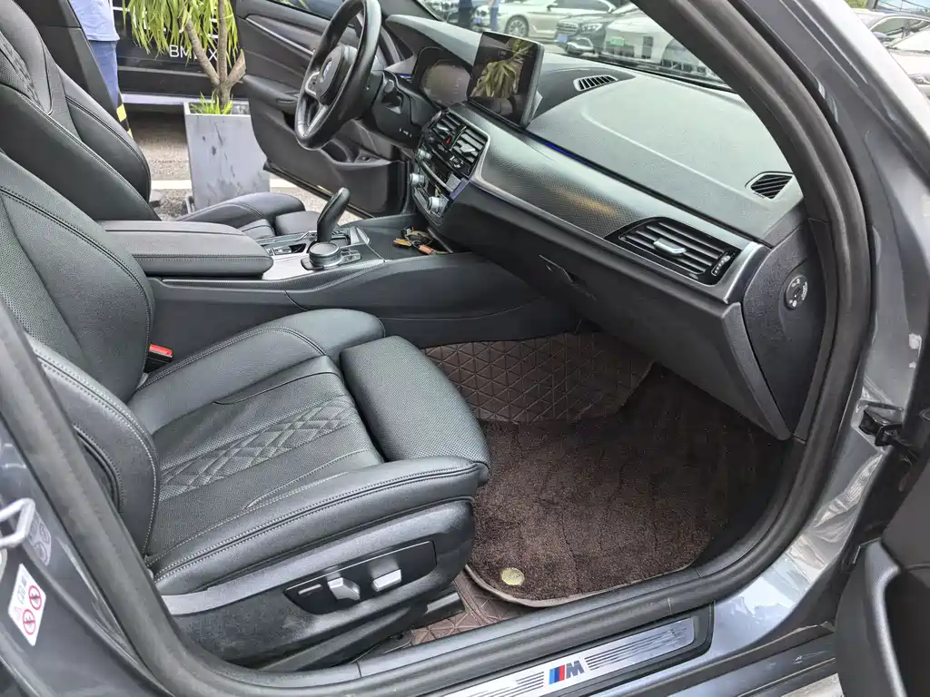 BMW 5 Series (Import) — миниатюра 14