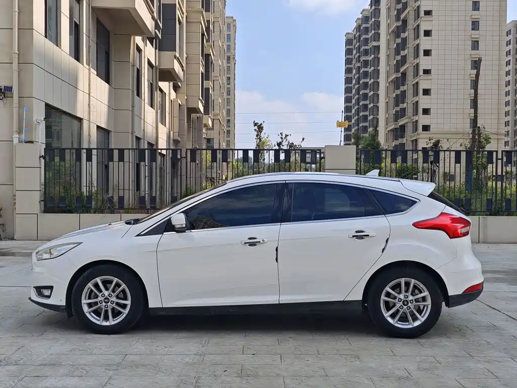 Ford Focus — миниатюра 4