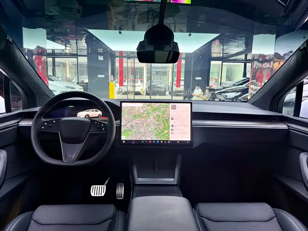 Tesla Model X — миниатюра 8