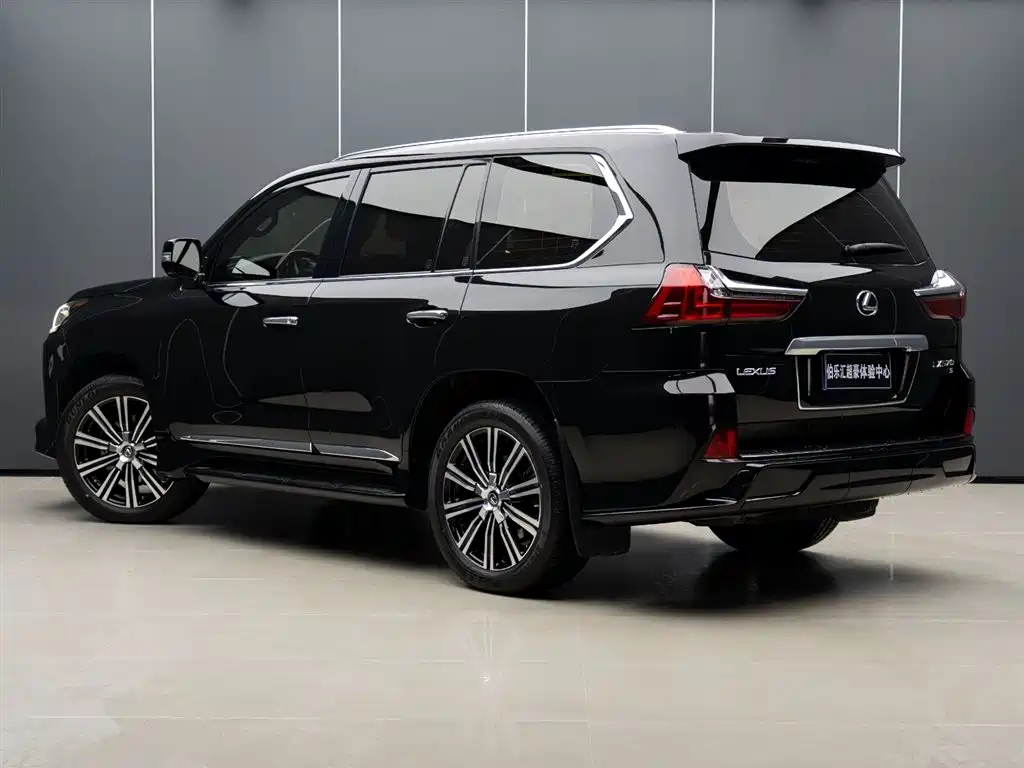 Lexus LX 2021 570