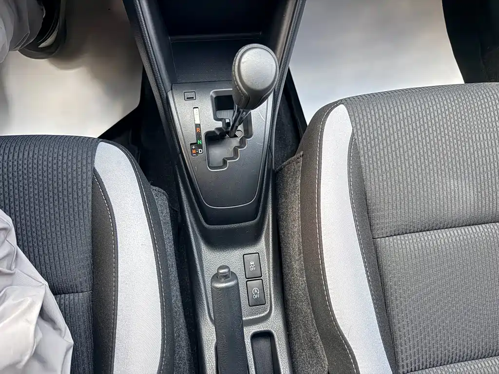 Toyota Yaris L — миниатюра 8