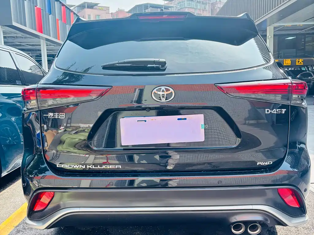 Toyota Crown Kluger — миниатюра 8