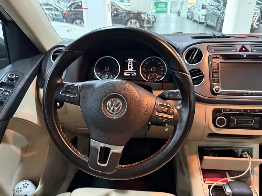 Volkswagen Tiguan — миниатюра 7