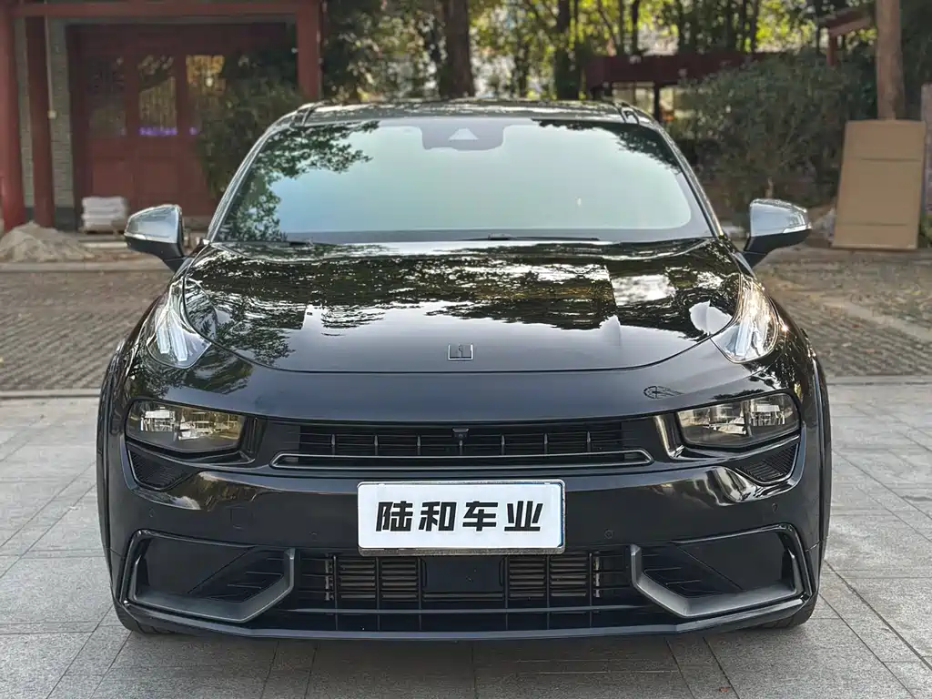 LYNK & CO. 02 HATCHBACK