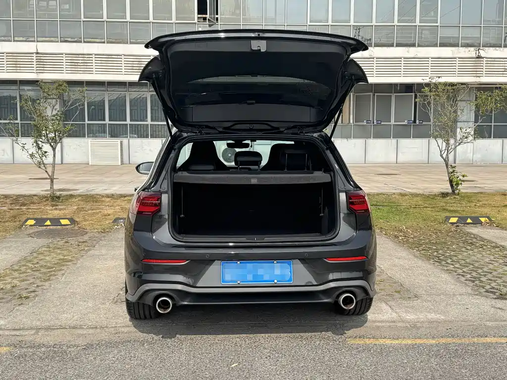 VOLKSWAGEN GOLF GTI