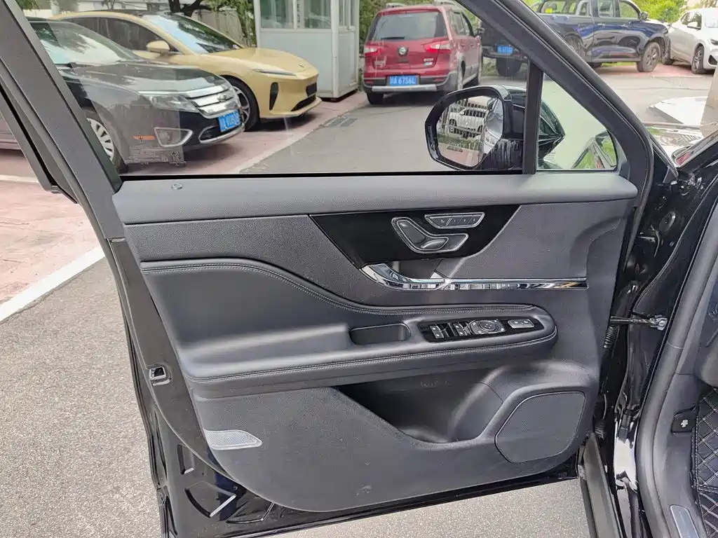 Lincoln Corsair 2.0T 2WD Premium Edition, фото 6